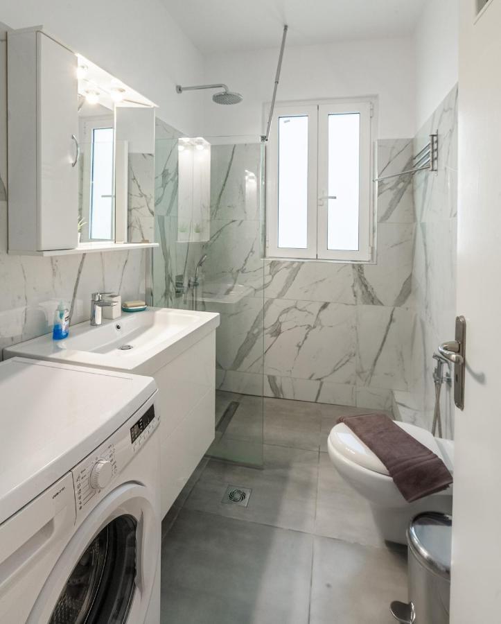 Psiri Gem From In Vivo Apartments- Spacious 1St Floor Apartment With Balcony In Athens' Historic Center المظهر الخارجي الصورة